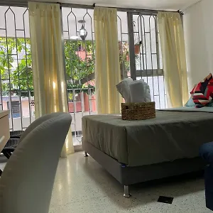Loft Central, Cerca A Laureles Guarda Meletas Gratis!! Apartamento